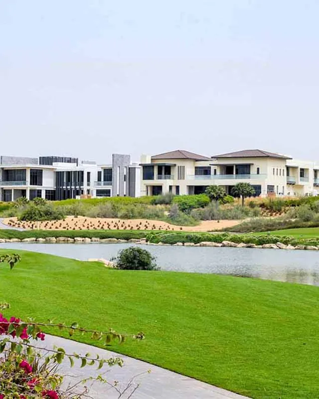Villas junto al campo de golf en Dubai Hills
