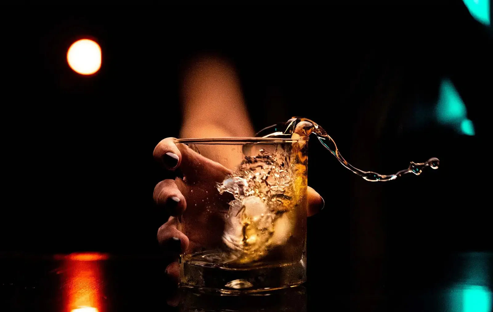 Copa de alcohol: normas de consumo en Dubái