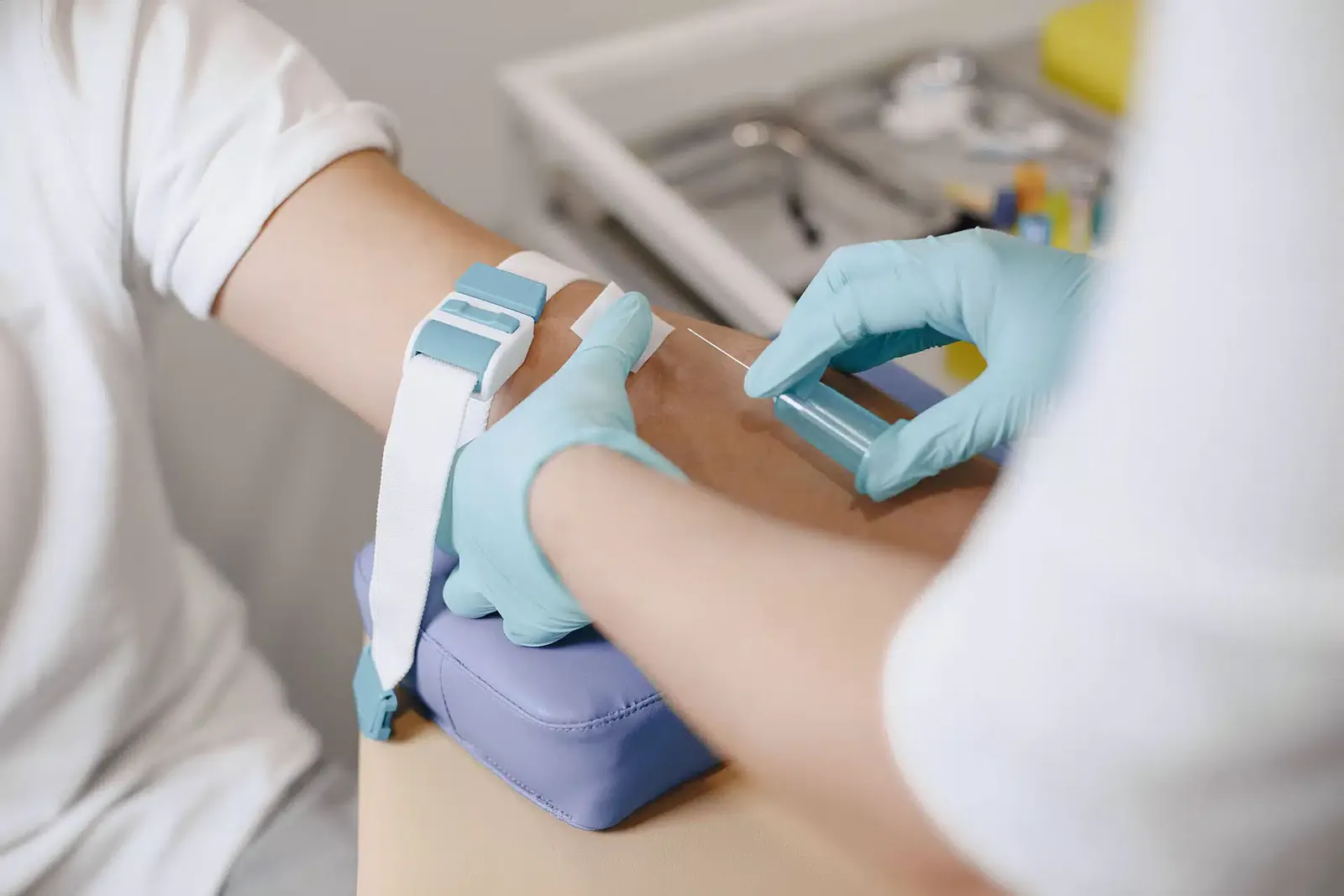 Extracción de sangre en la prueba médica